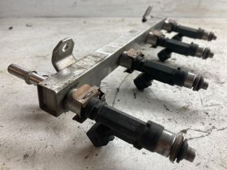 bontott OPEL CORSA D Porlasztó Sor / Híd