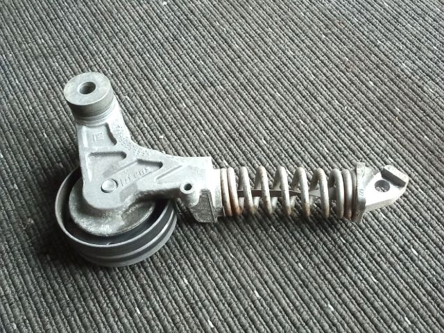 bontott OPEL CORSA D Szíjfeszítő Görgő