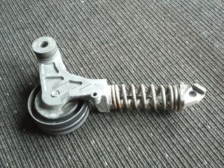 bontott OPEL CORSA D Szíjfeszítő Görgő