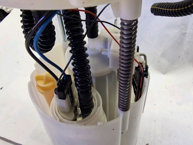 bontott OPEL CORSA D Üzemanyag Szivattyú