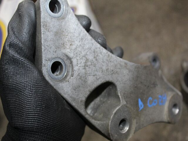 bontott OPEL CORSA D Váltó Tartó Bak (Pozíciófüggetlen)