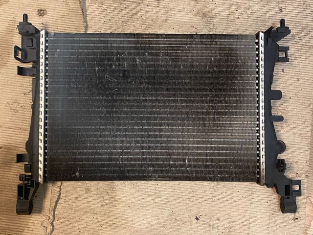 bontott OPEL CORSA D Vízhűtő Radiátor (Klímás)