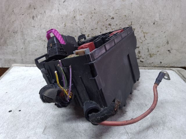 bontott OPEL CORSA D Biztosítéktábla Motortér