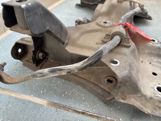 bontott OPEL CORSA D Első Bölcső