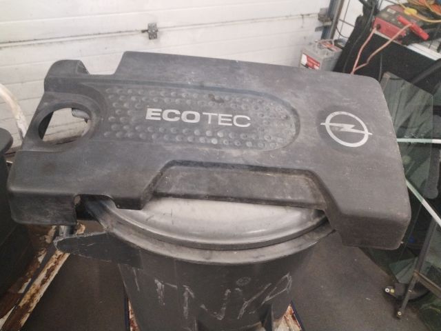 bontott OPEL CORSA D Felső Motorburkolat