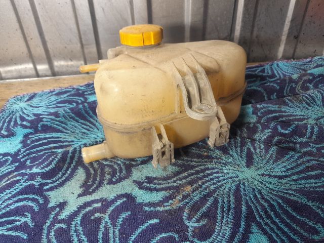 bontott OPEL CORSA D Kiegyenlítő Tartály