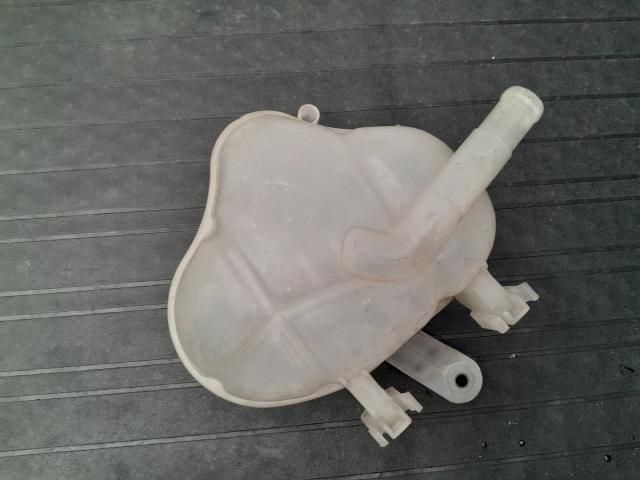 bontott OPEL CORSA D Kiegyenlítő Tartály