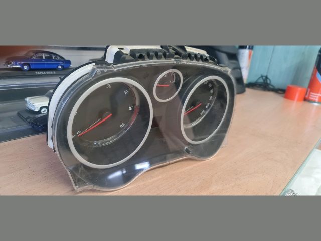 bontott OPEL CORSA D Kilométeróra