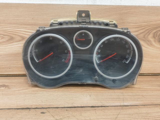 bontott OPEL CORSA D Kilométeróra