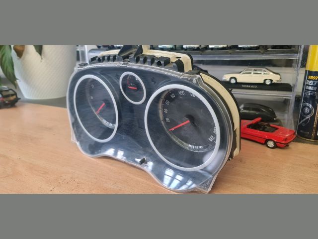 bontott OPEL CORSA D Kilométeróra