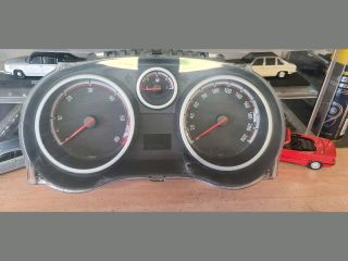 bontott OPEL CORSA D Kilométeróra
