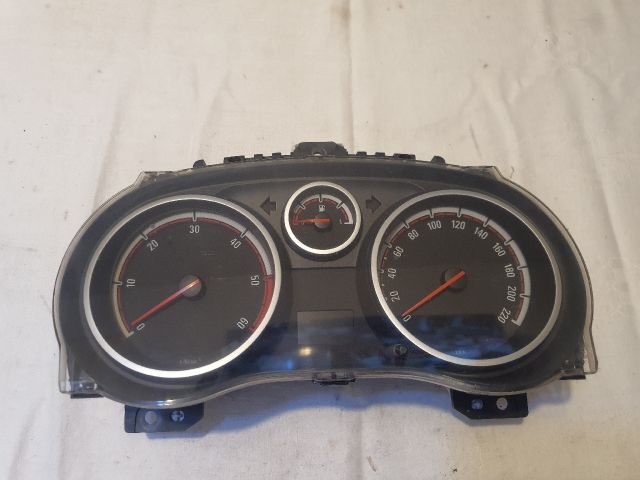 bontott OPEL CORSA D Kilométeróra