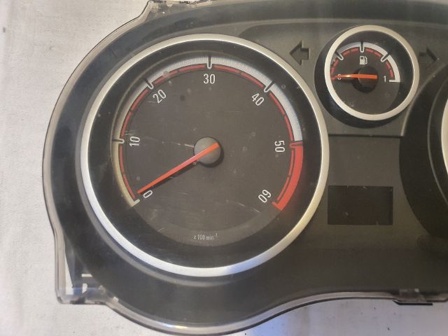 bontott OPEL CORSA D Kilométeróra