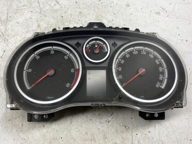 bontott OPEL CORSA D Kilométeróra