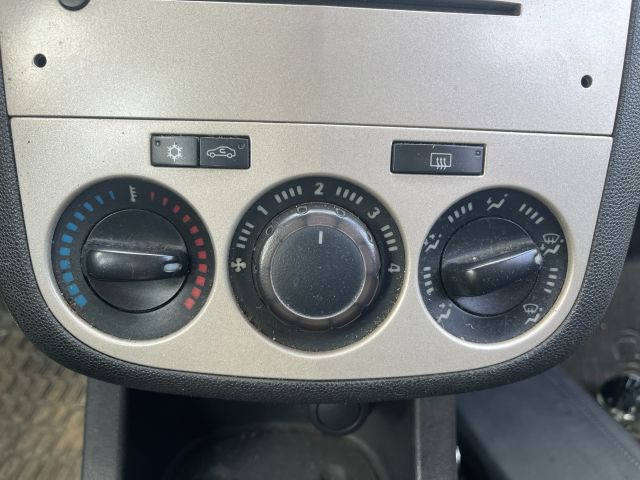 bontott OPEL CORSA D Motor (Fűzött blokk hengerfejjel)