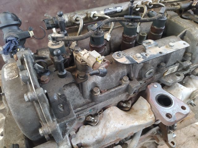 bontott OPEL CORSA D Motor (Fűzött blokk hengerfejjel)