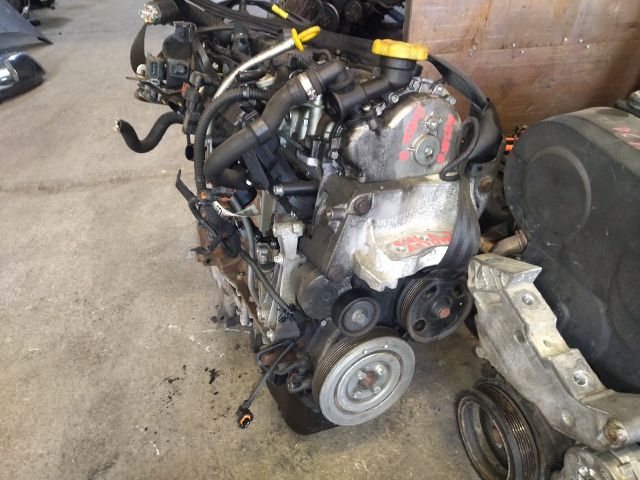 bontott OPEL CORSA D Motor (Fűzött blokk hengerfejjel)