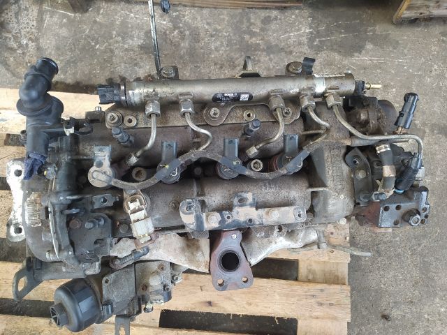 bontott OPEL CORSA D Motor (Fűzött blokk hengerfejjel)