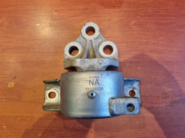 bontott OPEL CORSA D Motor Tartó Bak Bal