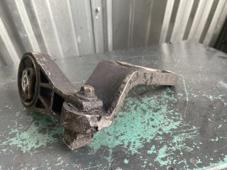 bontott OPEL CORSA D Motor Tartó Bak (Fém)