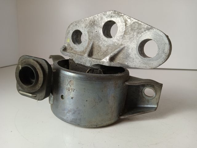 bontott OPEL CORSA D Motor Tartó Bak Jobb