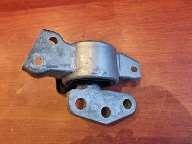 bontott OPEL CORSA D Motor Tartó Bak Jobb