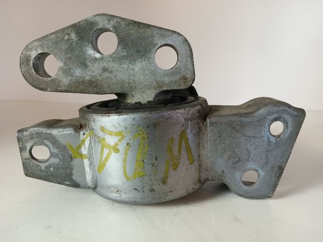 bontott OPEL CORSA D Motor Tartó Bak Jobb