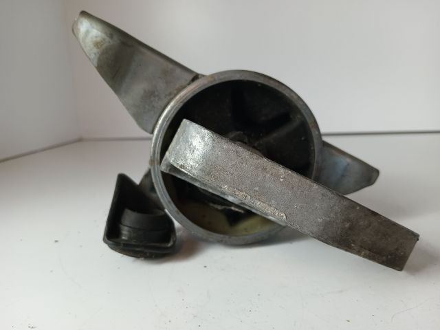 bontott OPEL CORSA D Motor Tartó Bak Jobb