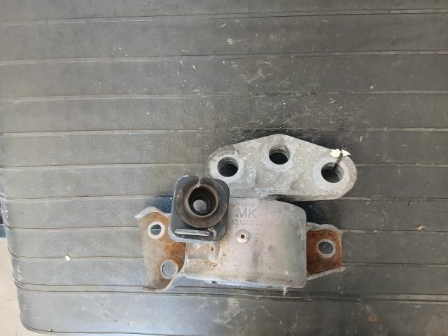 bontott OPEL CORSA D Motor Tartó Bak (Pozíciófüggetlen)