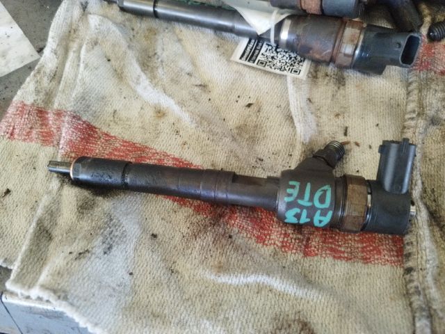 bontott OPEL CORSA D Porlasztó (1 db)