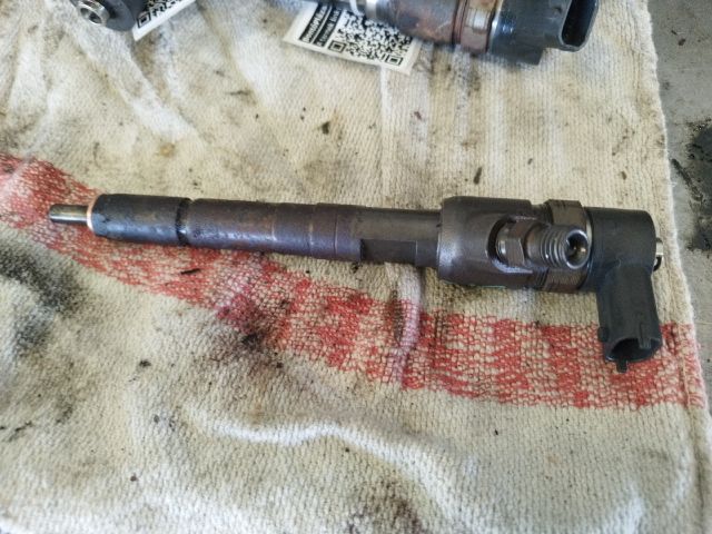 bontott OPEL CORSA D Porlasztó (1 db)