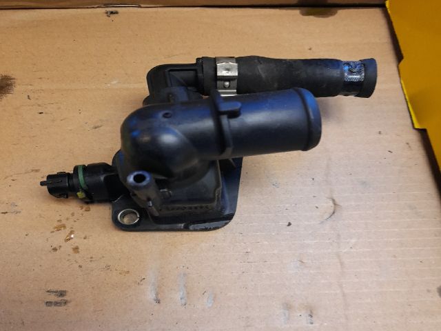 bontott OPEL CORSA D Termosztátház