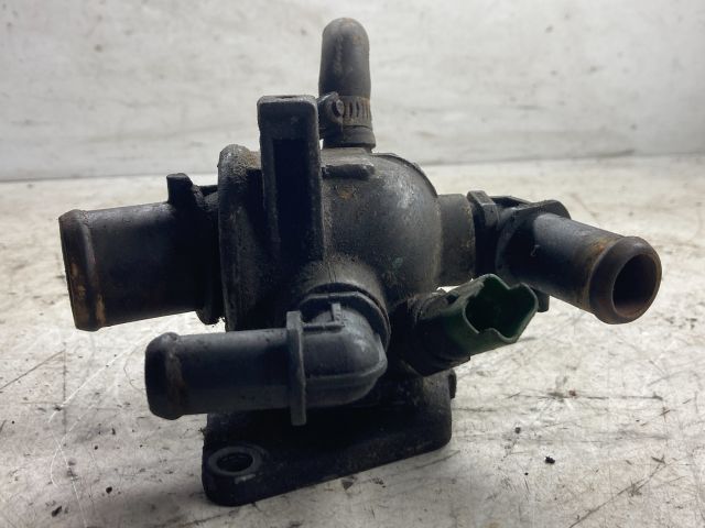 bontott OPEL CORSA D Termosztátház