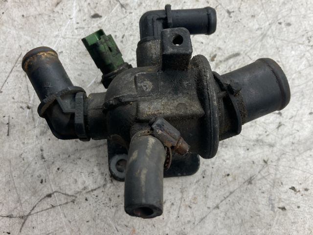 bontott OPEL CORSA D Termosztátház