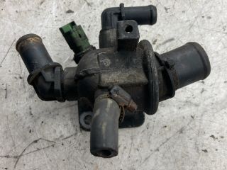 bontott OPEL CORSA D Termosztátház