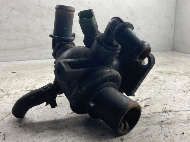 bontott OPEL CORSA D Termosztátház