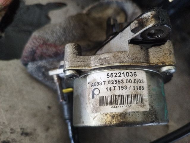 bontott OPEL CORSA D Vákumpumpa