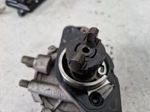 bontott OPEL CORSA D Vákumpumpa