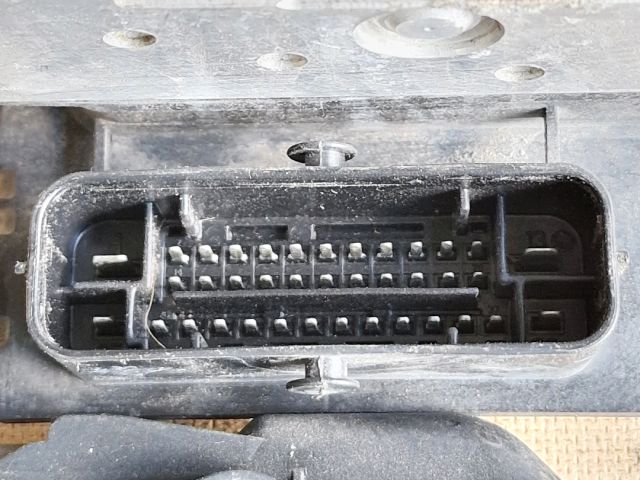 bontott OPEL CORSA D ABS Kocka