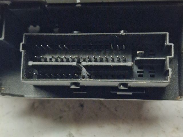 bontott OPEL CORSA D Biztosítéktábla Motortér