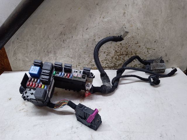 bontott OPEL CORSA D Biztosítéktábla Motortér