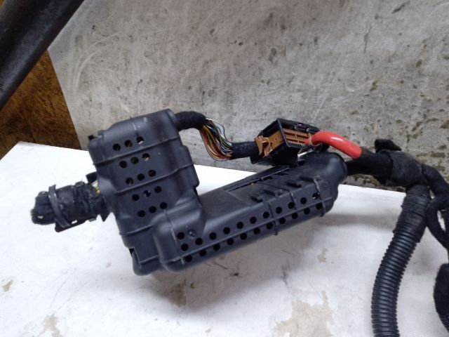 bontott OPEL CORSA D Biztosítéktábla Motortér