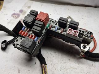 bontott OPEL CORSA D Biztosítéktábla Motortér