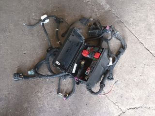 bontott OPEL CORSA D Biztosítéktábla Motortér