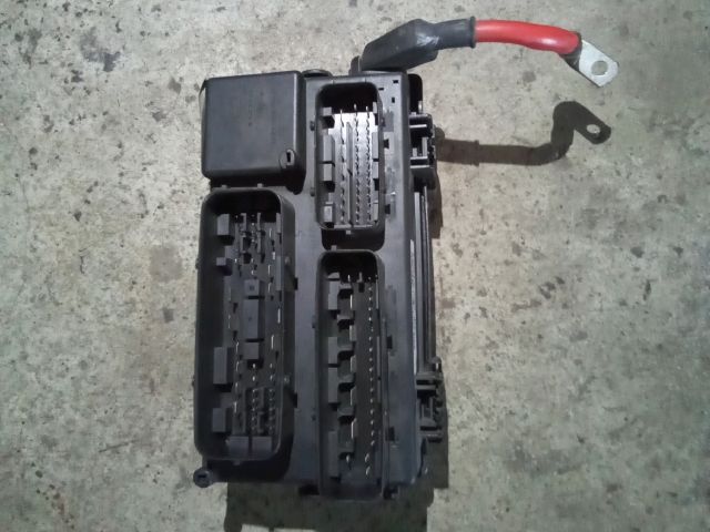 bontott OPEL CORSA D Biztosítéktábla Motortér