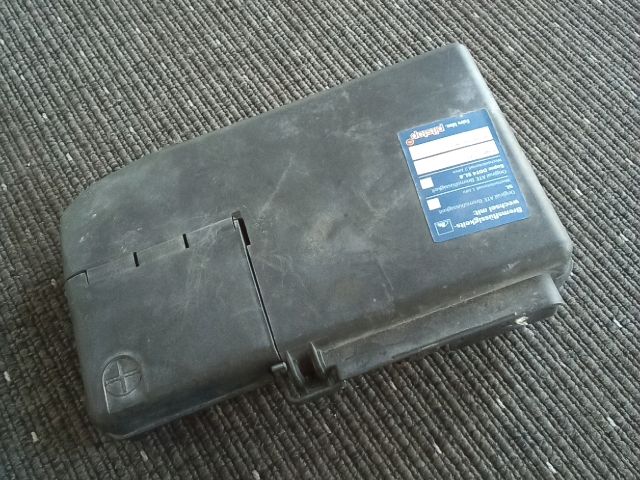 bontott OPEL CORSA D Biztosítéktábla Motortér