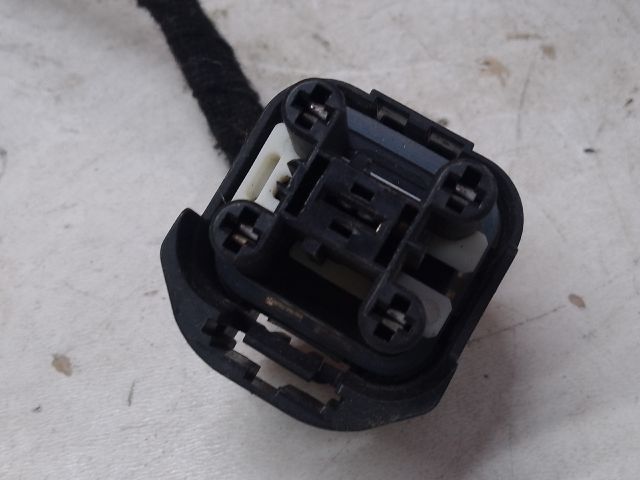 bontott OPEL CORSA D Biztosítéktábla Motortér