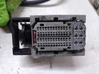 bontott OPEL CORSA D Biztosítéktábla Motortér