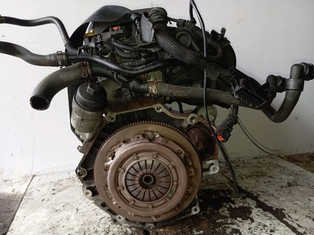 bontott OPEL CORSA D Motor (Fűzött blokk hengerfejjel)