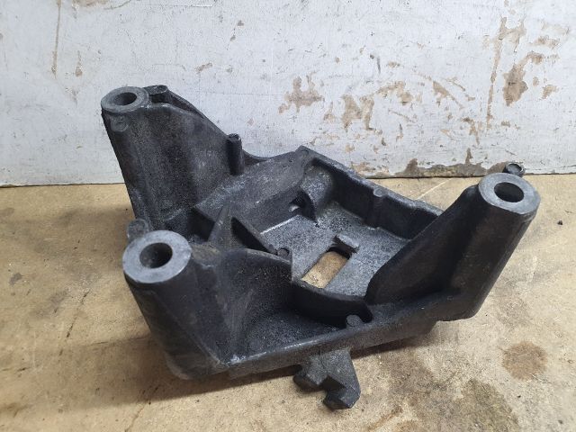 bontott OPEL CORSA D Motor Tartó Bak Jobb